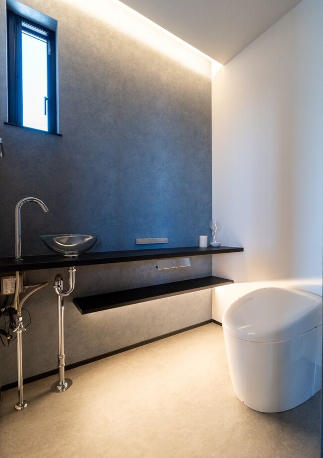 ハビの家 【37坪/2階LDK/間取り有】2階の部屋やバルコニーから花火や街の景観が楽しめるホテルライクな上質な住まいの建築実例画像8