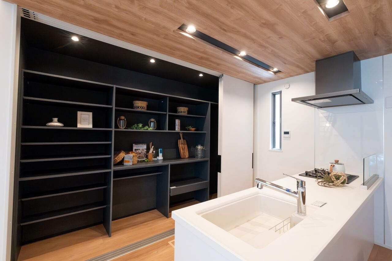 ハビの家 【37.3坪/中庭/間取り有】27.5坪の敷地に建てたプライバシーと防犯に配慮したビルトインガレージ付きの家の建築実例画像6