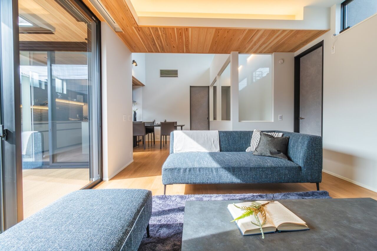 ハビの家 【39.7坪/ガレージ/間取り有】箱を重ねたような外観デザインや間取りの工夫で、光が降り注ぐ明るい家にの建築実例画像2