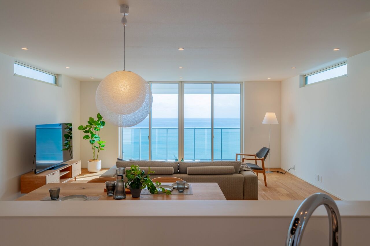 ハビの家 【41.4坪/ガレージ/間取り有】床、壁、梁で「額」を創り、景色を絵画に見立てたオーシャンビューの家の建築実例画像4