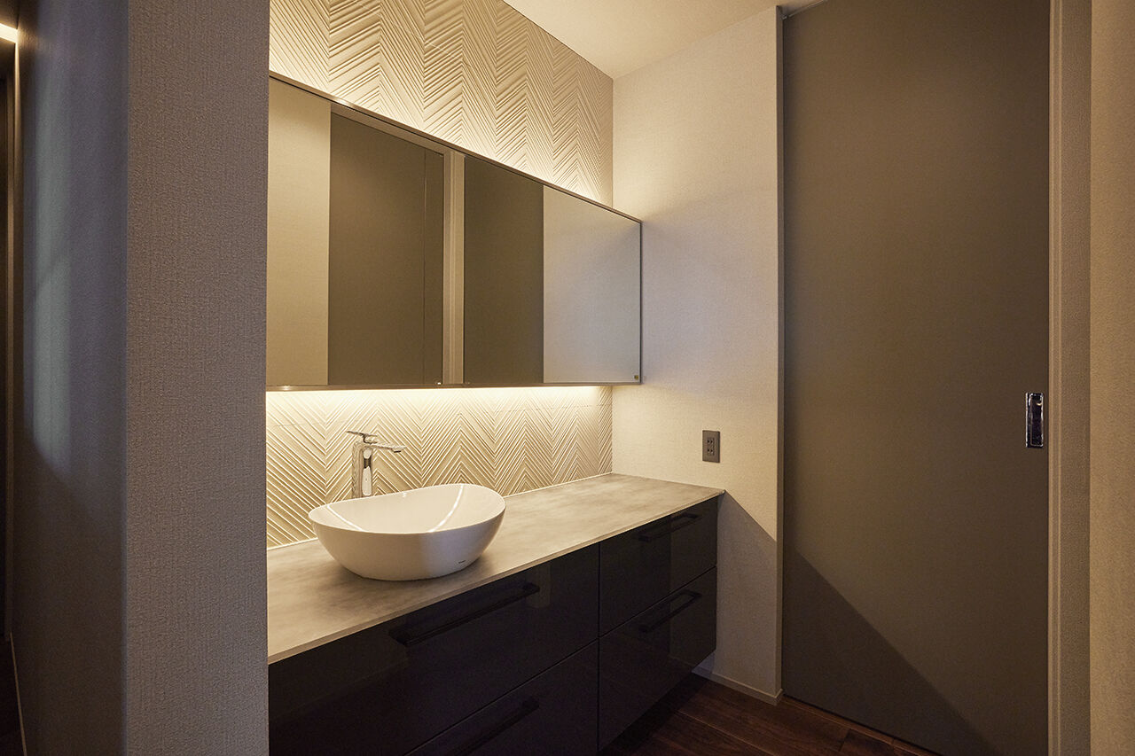 クレバリーホーム/住生活研究所 【三重県｜平屋×店舗併用住宅】タイルをアクセントにした高級感あるインテリア。店舗は明るく優しい雰囲気の建築実例画像7