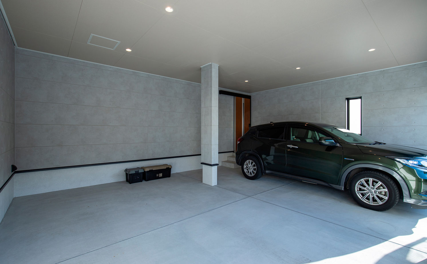 クレバリーホーム/住生活研究所 【三重県｜平屋×インナーガレージ｜3000万円台｜間取り有】ゆったり寛げるLDK。木とグレーの家事ラクな家の建築実例画像5