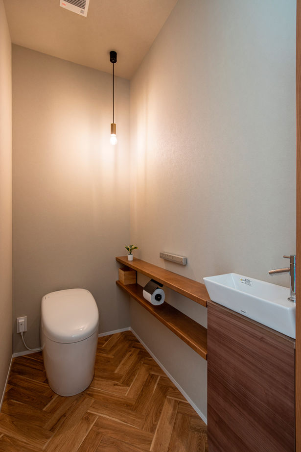 クレバリーホーム/住生活研究所 【三重県｜平屋×インナーガレージ｜3000万円台｜間取り有】ゆったり寛げるLDK。木とグレーの家事ラクな家の建築実例画像12