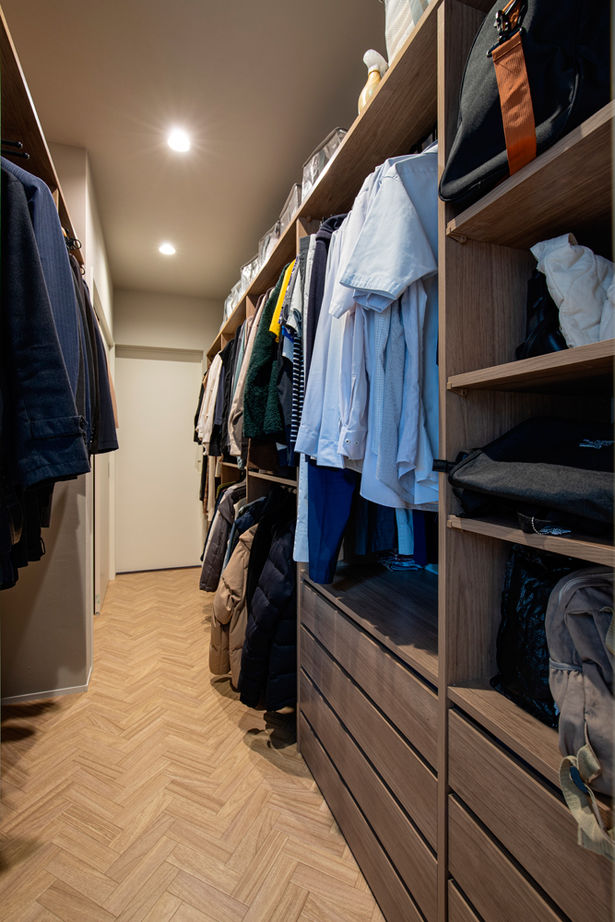 クレバリーホーム/住生活研究所 【三重県｜平屋×インナーガレージ｜3000万円台｜間取り有】ゆったり寛げるLDK。木とグレーの家事ラクな家の建築実例画像13