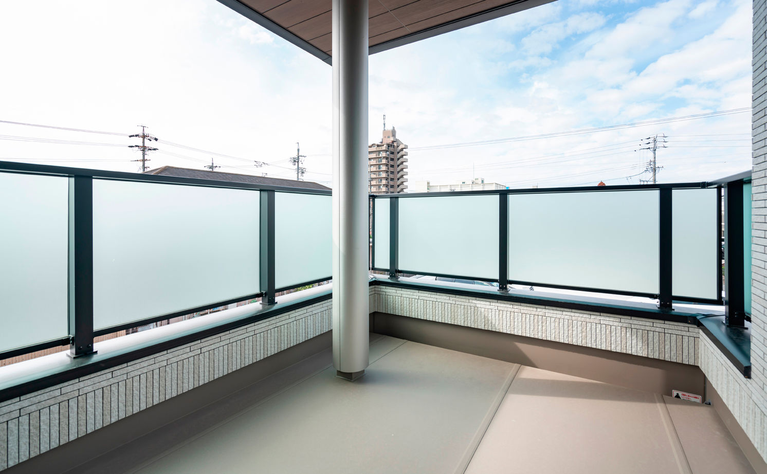 クレバリーホーム/住生活研究所 【吹抜けリビング｜2000万円台｜間取り有】オシャレで家事ラク。ラグジュアリー＆モダンなタイル外壁の家の建築実例画像4