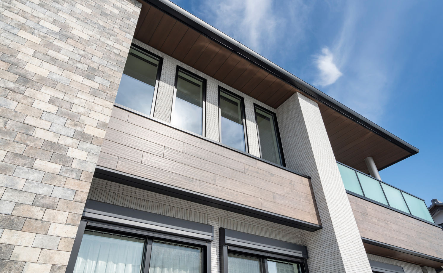 クレバリーホーム/住生活研究所 【吹抜けリビング｜2000万円台｜間取り有】オシャレで家事ラク。ラグジュアリー＆モダンなタイル外壁の家の建築実例画像8