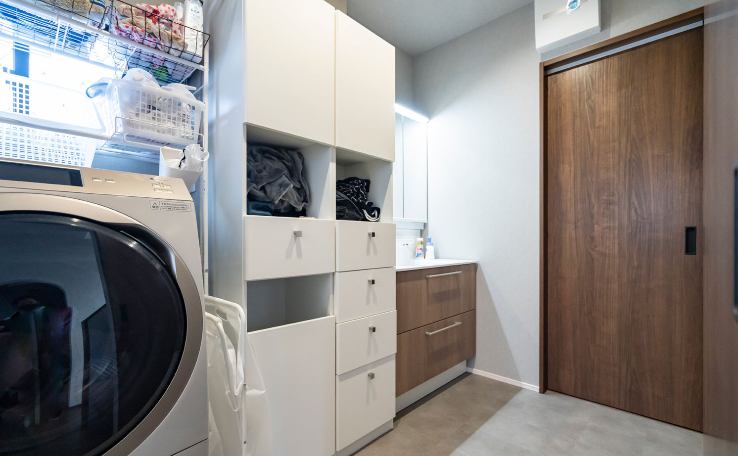 クレバリーホーム/住生活研究所 【吹抜けリビング｜2000万円台｜間取り有】オシャレで家事ラク。ラグジュアリー＆モダンなタイル外壁の家の建築実例画像10