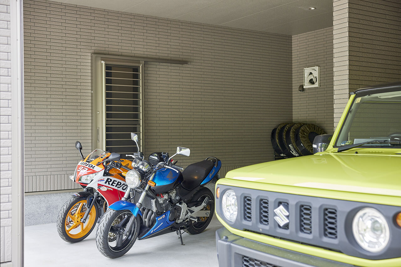 クレバリーホーム/住生活研究所 【岐阜県｜2000万円台｜平屋のガレージハウス】外遊びも家時間も充実！手間がかからないタイル外壁の平屋の建築実例画像2