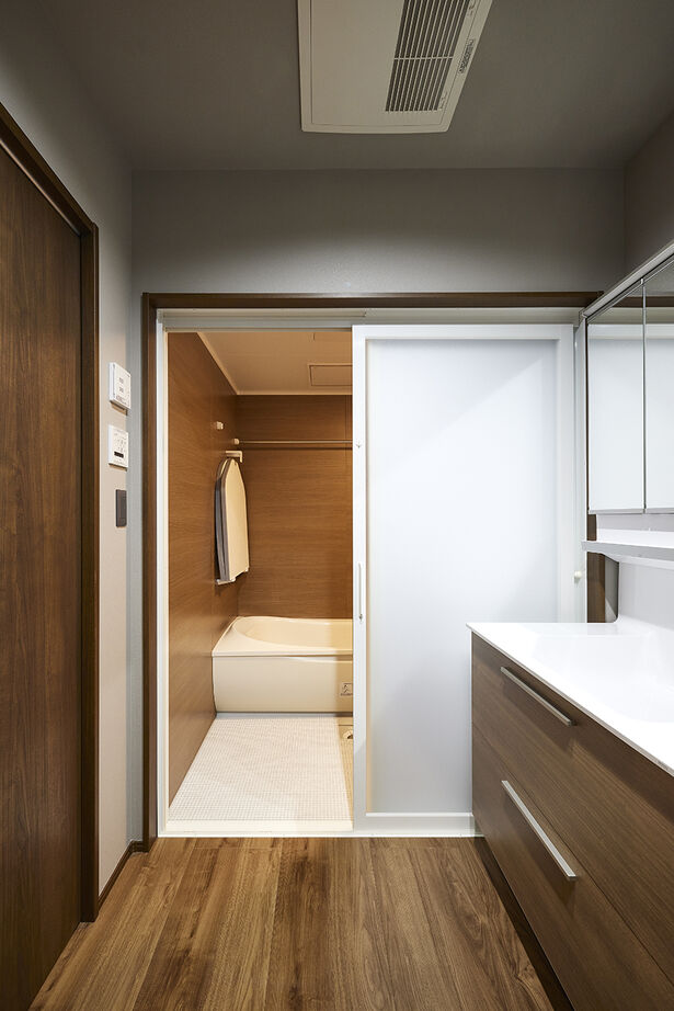 クレバリーホーム/住生活研究所 【岐阜県｜2000万円台｜平屋のガレージハウス】外遊びも家時間も充実！手間がかからないタイル外壁の平屋の建築実例画像9