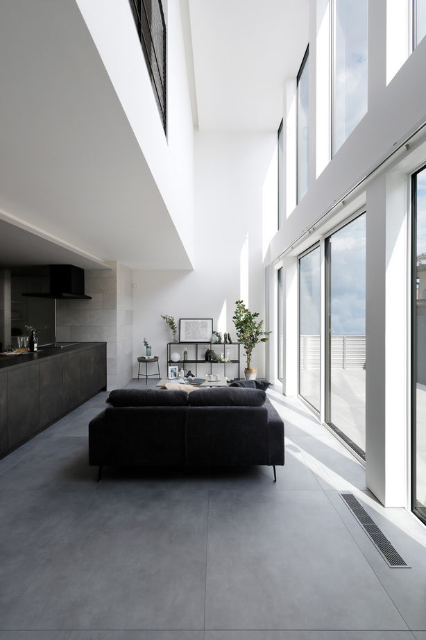 ASOLIE | ミラタップ 【4000万円台・間取り図あり】モノトーンを基調としたラグジュアリー空間の建築実例画像2