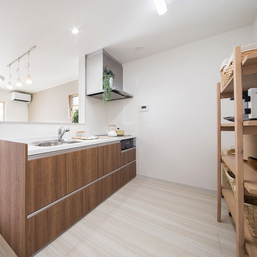 グッドリビング 【1000万円台】開放感のあるリビングには広々ウッドデッキ！収納充実でママ大満足のチューブ型の家の建築実例画像4