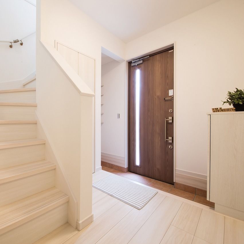 グッドリビング 【1000万円台】開放感のあるリビングには広々ウッドデッキ！収納充実でママ大満足のチューブ型の家の建築実例画像9