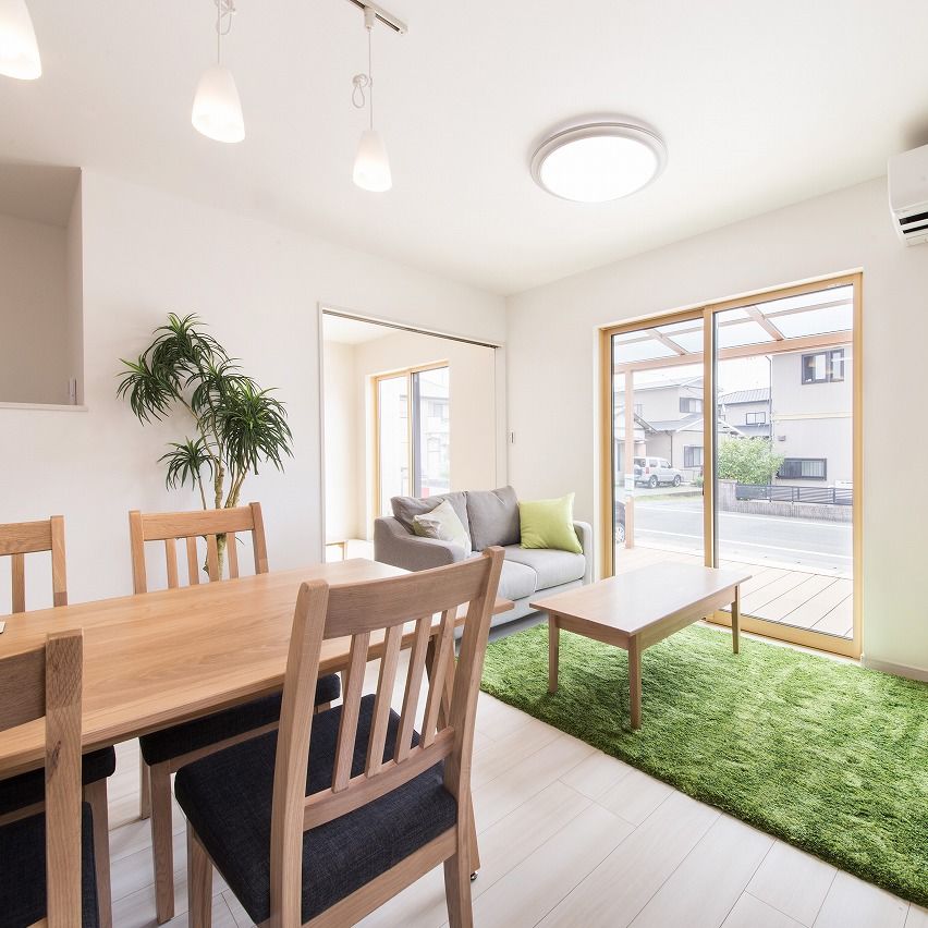 グッドリビング 【1000万円台】開放感のあるリビングには広々ウッドデッキ！収納充実でママ大満足のチューブ型の家の建築実例画像10