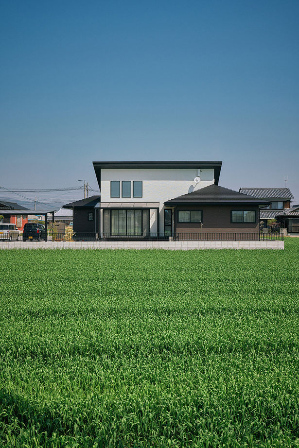 ライフデザイン・カバヤ 実家裏手の田んぼを宅地転用。敷地の広さを生かせる平屋のアイデアの建築実例画像2