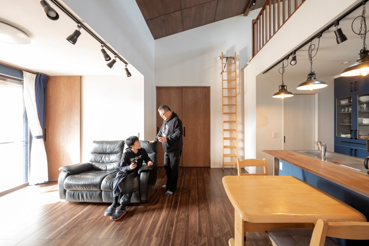 建築のひら木 一級建築士事務所 【UA値0.45 C値0.44/高気密・高断熱住宅】バリアフリーに配慮した快適でスタイリッシュな平屋の住まいの建築実例画像3