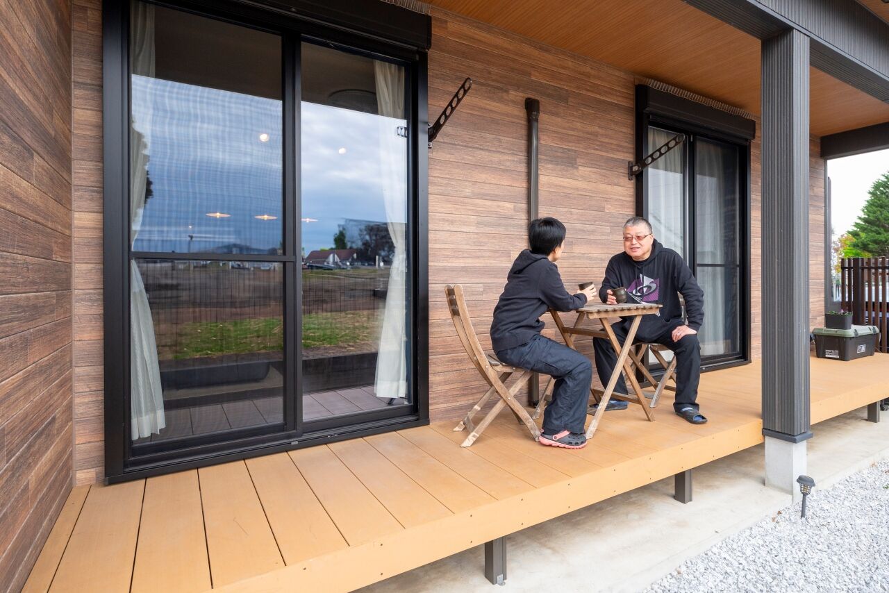 建築のひら木 一級建築士事務所 【UA値0.45 C値0.44/高気密・高断熱住宅】バリアフリーに配慮した快適でスタイリッシュな平屋の住まいの建築実例画像4