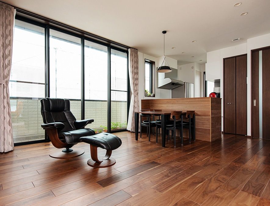 ダイワハウス 【32坪/夫婦+子ども2人/間取り図あり】天井まで届く大窓から湖の景色を一望できる家　写真10点掲載の建築実例画像3