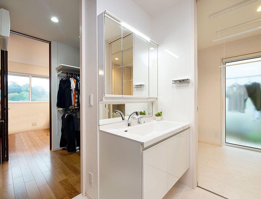 ダイワハウス 【32坪/夫婦+子ども2人/間取り図あり】天井まで届く大窓から湖の景色を一望できる家　写真10点掲載の建築実例画像9