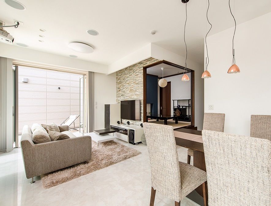 ダイワハウス 【313坪/夫婦+子ども2人/間取り図あり】連続窓が街並みに映える賃貸・事務所併用住宅　写真10点掲載の建築実例画像4