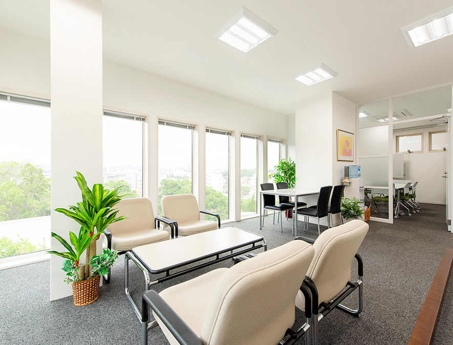 ダイワハウス 【313坪/夫婦+子ども2人/間取り図あり】連続窓が街並みに映える賃貸・事務所併用住宅　写真10点掲載の建築実例画像8