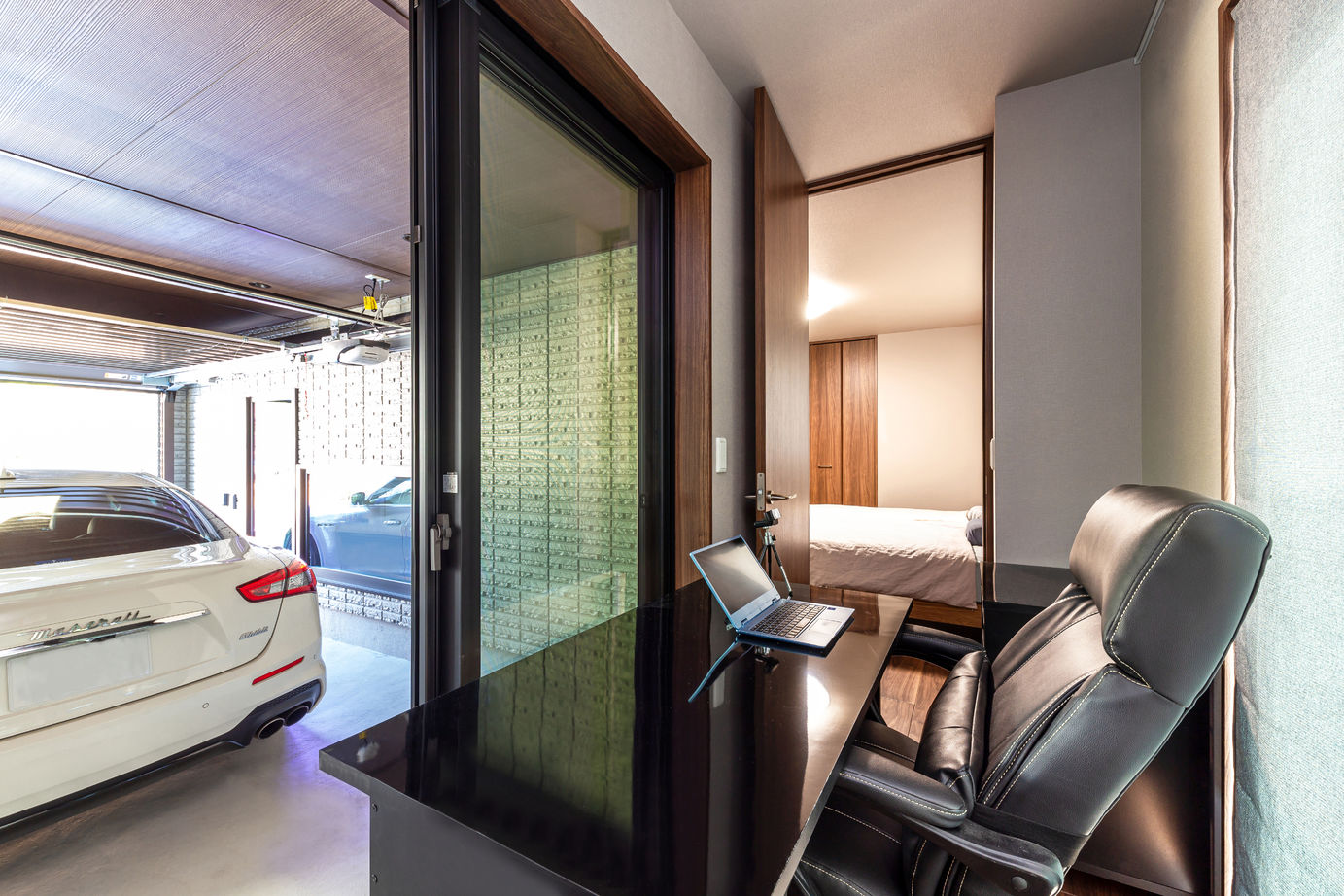 ダイワハウス 【52坪/夫婦/間取り図あり】ビルトインガレージの愛車を眺めて暮らす家　写真9点掲載の建築実例画像5