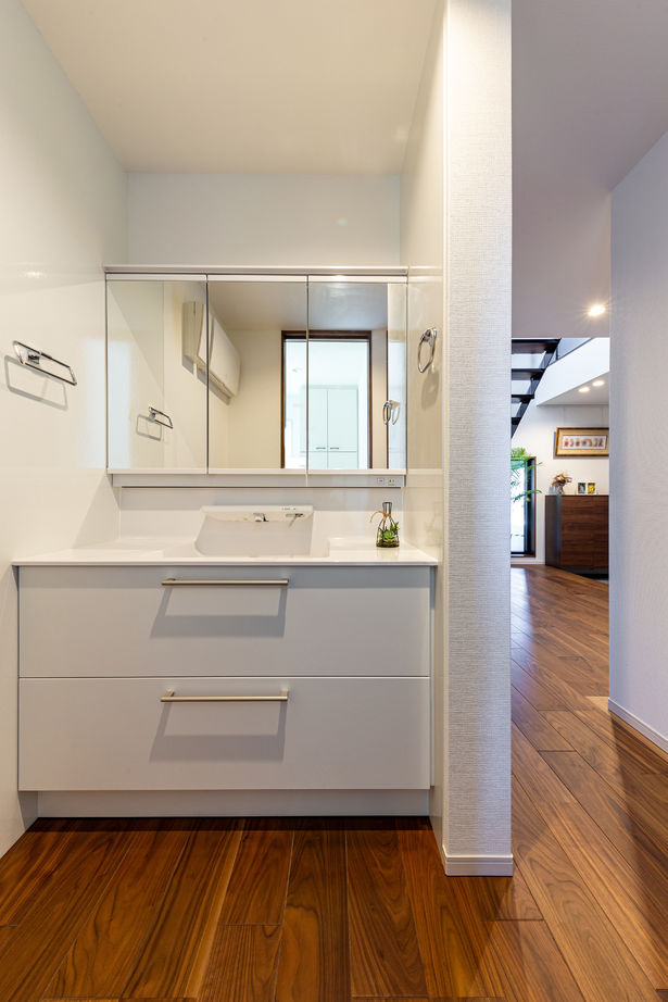 ダイワハウス 【52坪/夫婦/間取り図あり】ビルトインガレージの愛車を眺めて暮らす家　写真9点掲載の建築実例画像9