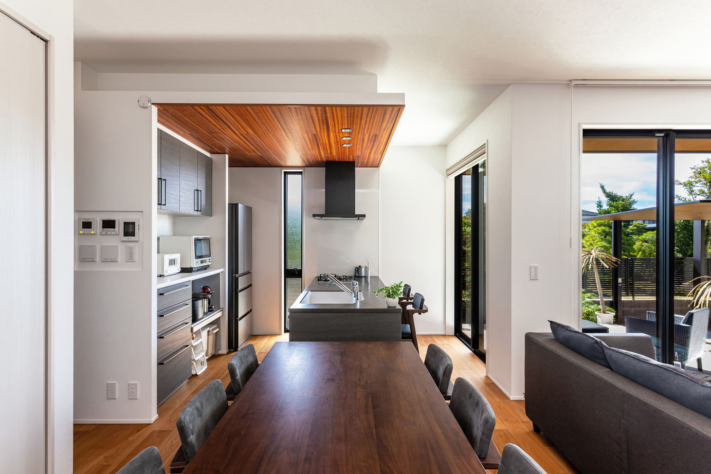 ダイワハウス 【39坪/夫婦＋子ども1人/間取り図あり】　松林を望むリゾート感に満ちた平屋の家　写真9点掲載の建築実例画像3