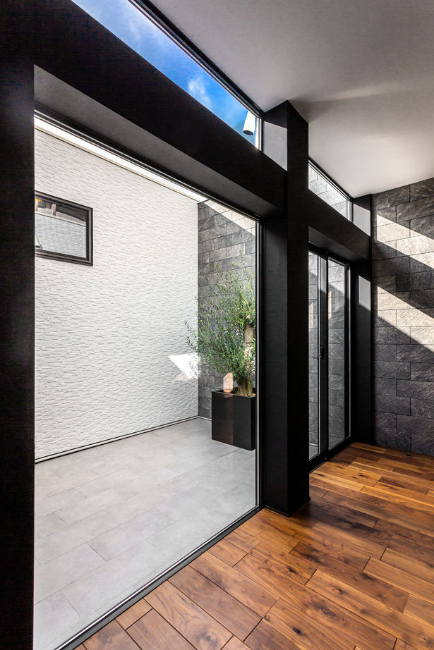 ダイワハウス 【34坪/夫婦＋子ども１人/間取り図あり】　陽だまりの中庭を囲む木造平屋の住まい　写真10点掲載の建築実例画像2