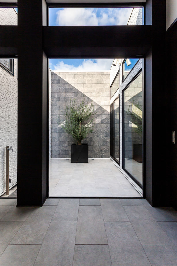 ダイワハウス 【34坪/夫婦＋子ども１人/間取り図あり】　陽だまりの中庭を囲む木造平屋の住まい　写真10点掲載の建築実例画像3