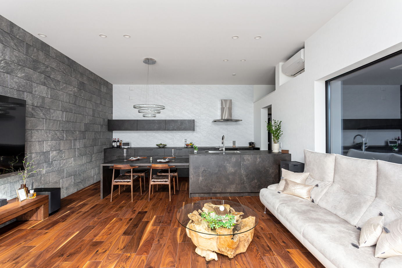 ダイワハウス 【34坪/夫婦＋子ども１人/間取り図あり】　陽だまりの中庭を囲む木造平屋の住まい　写真10点掲載の建築実例画像4