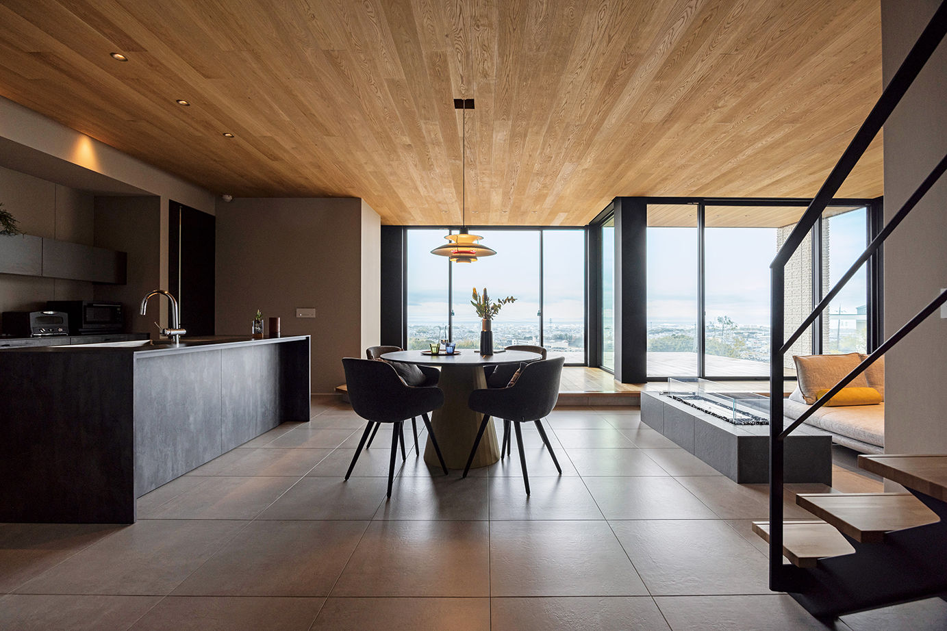 ダイワハウス 【55坪/夫婦/間取り図あり】多趣味なご夫妻の圧倒的な眺望の住まい　写真10点掲載の建築実例画像1