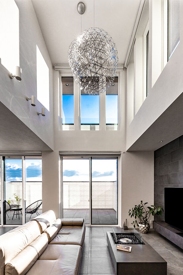 ダイワハウス 【64坪/夫婦＋子ども2人/間取り図あり】青空に囲まれて住まう3階建ての家　写真10点掲載の建築実例画像2