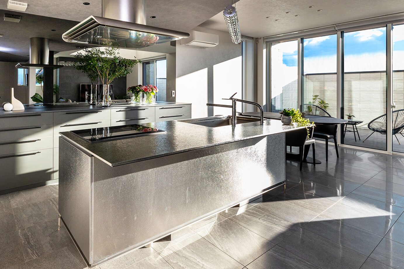 ダイワハウス 【64坪/夫婦＋子ども2人/間取り図あり】青空に囲まれて住まう3階建ての家　写真10点掲載の建築実例画像3