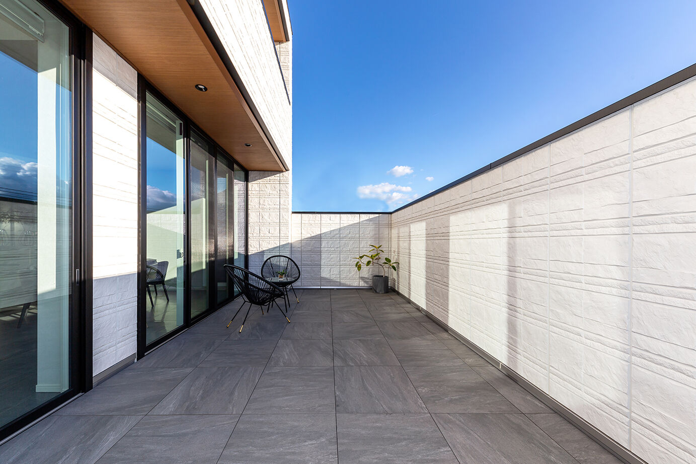 ダイワハウス 【64坪/夫婦＋子ども2人/間取り図あり】青空に囲まれて住まう3階建ての家　写真10点掲載の建築実例画像4