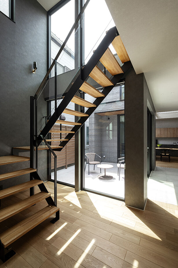 ダイワハウス 【59坪/夫婦＋子ども2人/間取り図あり】光あふれる中庭に視線が集う家　写真10点掲載の建築実例画像3