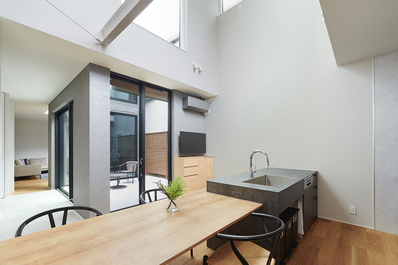 ダイワハウス 【59坪/夫婦＋子ども2人/間取り図あり】光あふれる中庭に視線が集う家　写真10点掲載の建築実例画像4