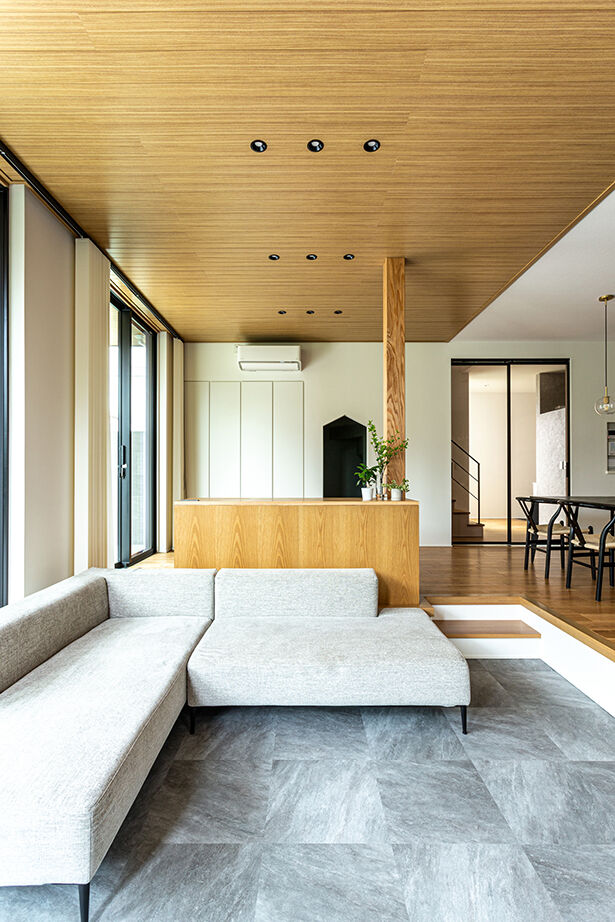 ダイワハウス 【45坪/夫婦＋子ども2人】四季折々の植栽が彩るロースタイルリビングの家　写真10点掲載の建築実例画像2