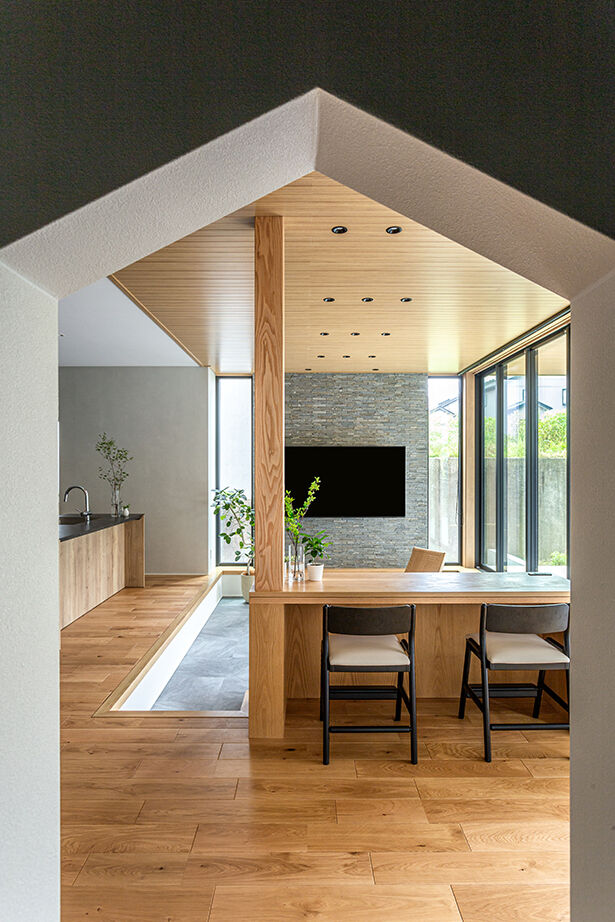 ダイワハウス 【45坪/夫婦＋子ども2人】四季折々の植栽が彩るロースタイルリビングの家　写真10点掲載の建築実例画像3