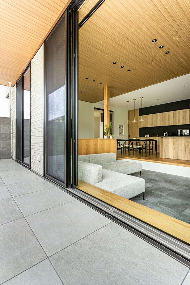 ダイワハウス 【45坪/夫婦＋子ども2人】四季折々の植栽が彩るロースタイルリビングの家　写真10点掲載の建築実例画像4