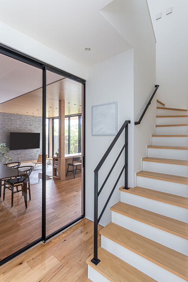 ダイワハウス 【45坪/夫婦＋子ども2人】四季折々の植栽が彩るロースタイルリビングの家　写真10点掲載の建築実例画像6