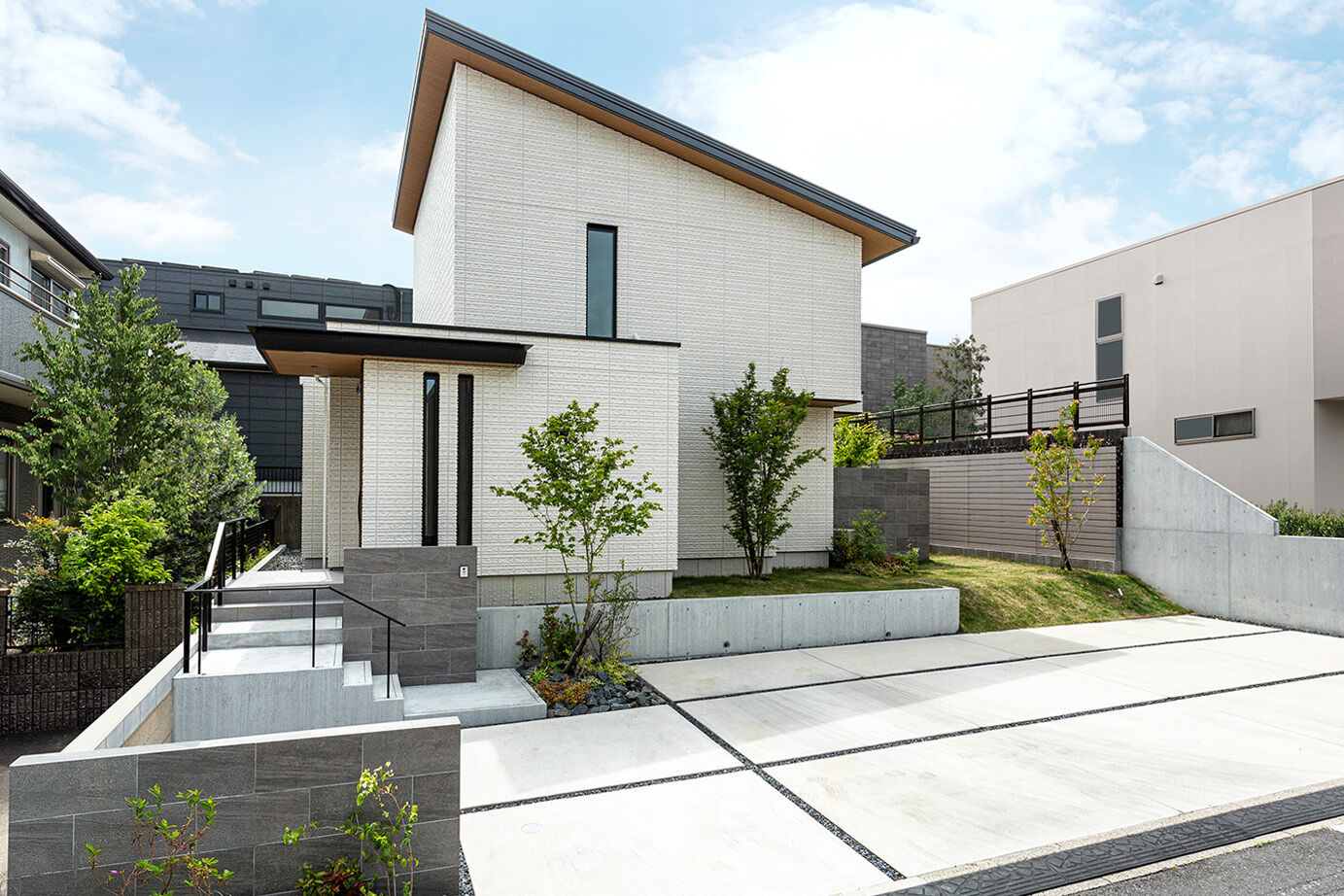 ダイワハウス 【45坪/夫婦＋子ども2人】四季折々の植栽が彩るロースタイルリビングの家　写真10点掲載の建築実例画像10