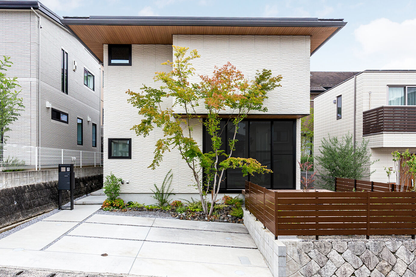 ダイワハウス 【34坪/夫婦＋子ども１人/間取り図あり】シンプルな仕立てで天然木が引き立つ家　写真10点掲載の建築実例画像10