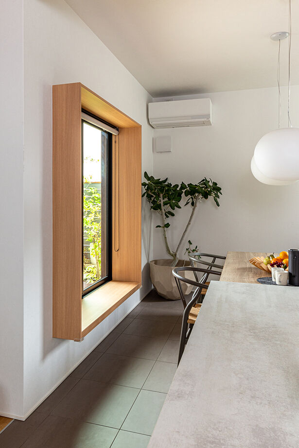 ダイワハウス 【49坪/夫婦+子ども2人/間取り図あり】ブラックの回廊が吹き抜けを囲うギャラリーのような家　写真10点掲載の建築実例画像5