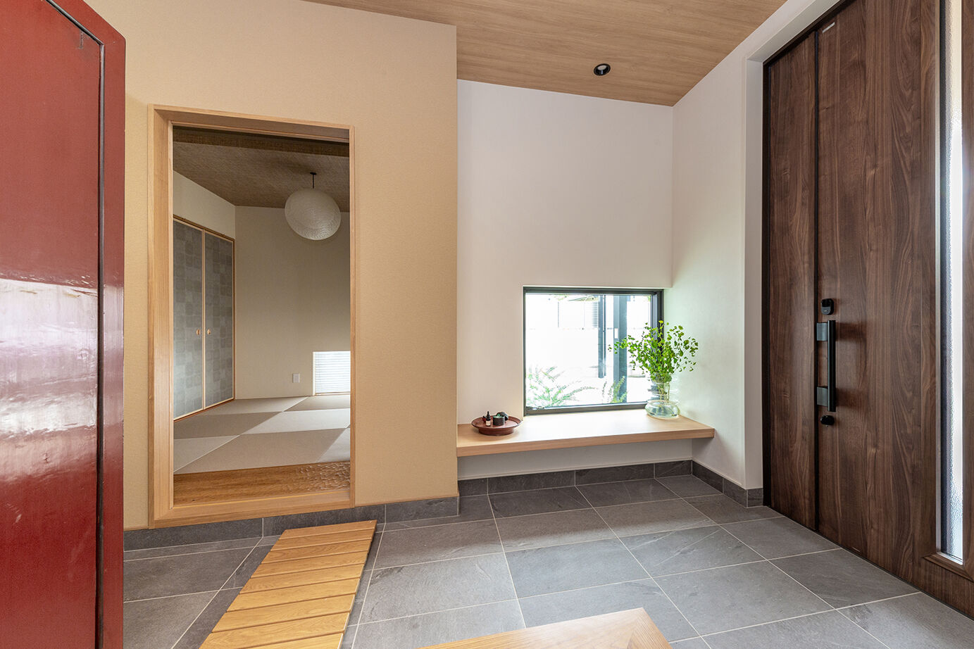 ダイワハウス 【49坪/夫婦+子ども2人/間取り図あり】ブラックの回廊が吹き抜けを囲うギャラリーのような家　写真10点掲載の建築実例画像7