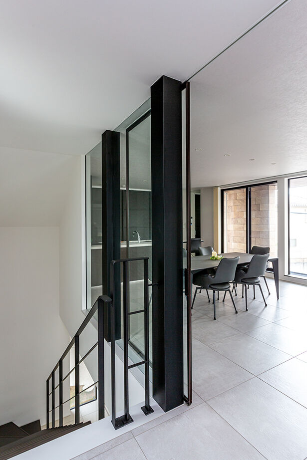 ダイワハウス 【69坪/夫婦＋子ども1人】美しい街景に溶け込む2階リビングの住まい　写真10点掲載の建築実例画像5