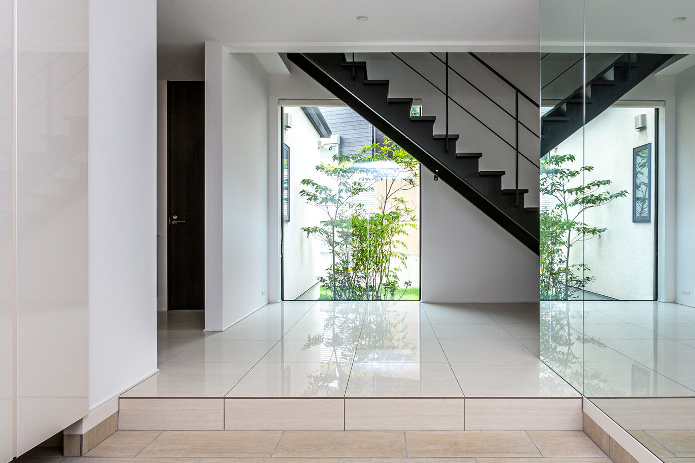 ダイワハウス 【69坪/夫婦＋子ども1人】美しい街景に溶け込む2階リビングの住まい　写真10点掲載の建築実例画像6