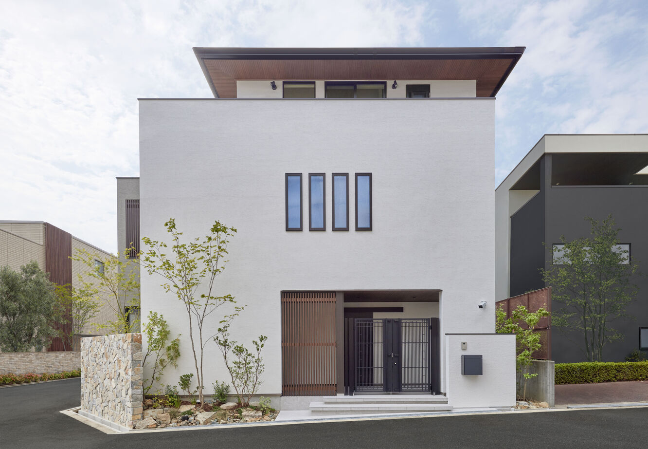 ダイワハウス 【89坪/夫婦＋子ども2人】　開放的な空間を満喫できる都心の3階建て　写真９点掲載の建築実例画像2