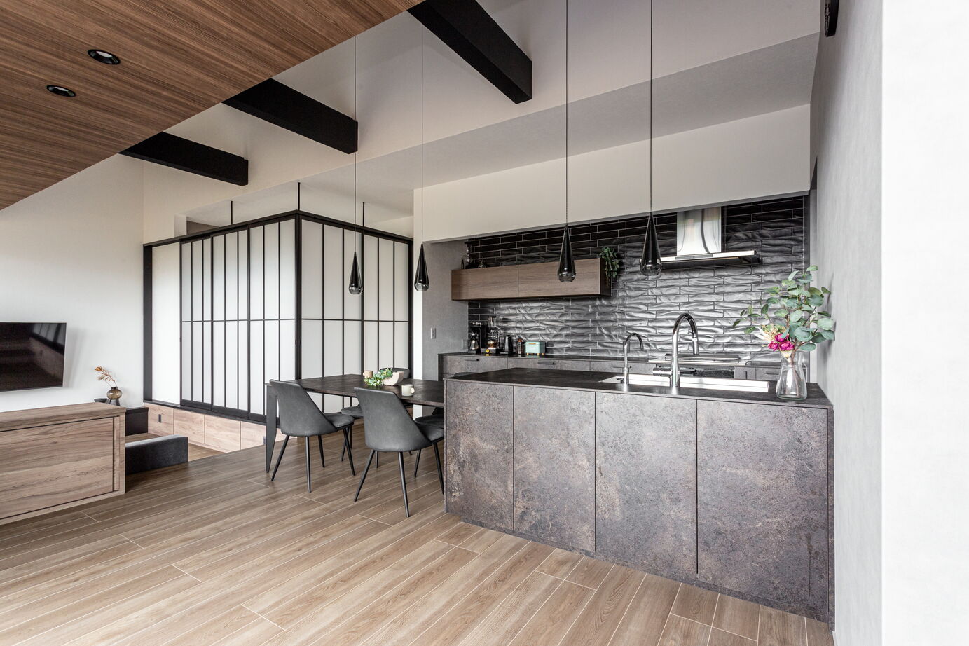 ダイワハウス 【37坪/夫婦＋子ども2人】勾配天井の平屋で立体的につながる暮らし　写真9点掲載の建築実例画像5