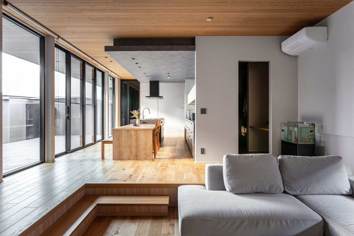 ダイワハウス 【40坪/夫婦】中庭を囲う平屋でプライベート感漂う家族の時間　写真10点掲載の建築実例画像