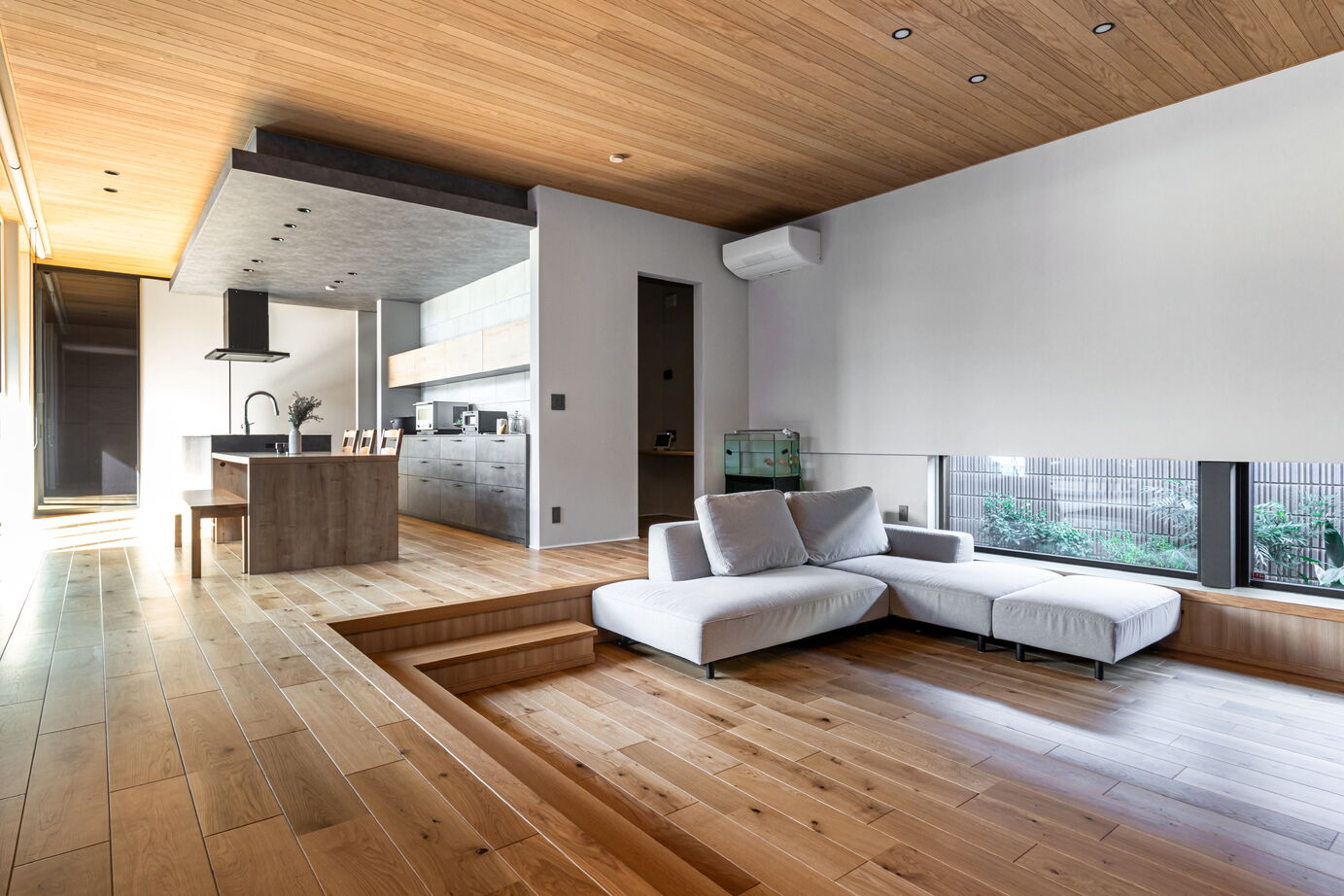 ダイワハウス 【40坪/夫婦】中庭を囲う平屋でプライベート感漂う家族の時間　写真10点掲載の建築実例画像2